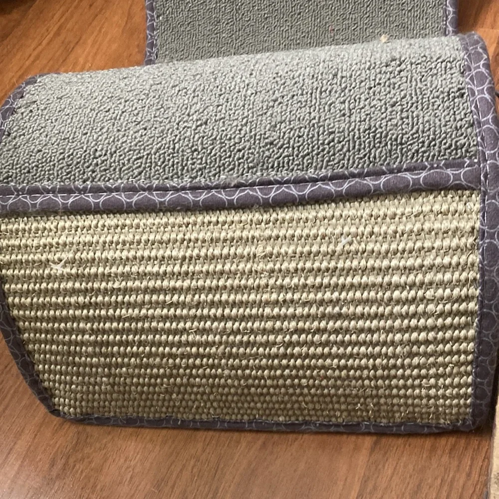 Cat scratching board